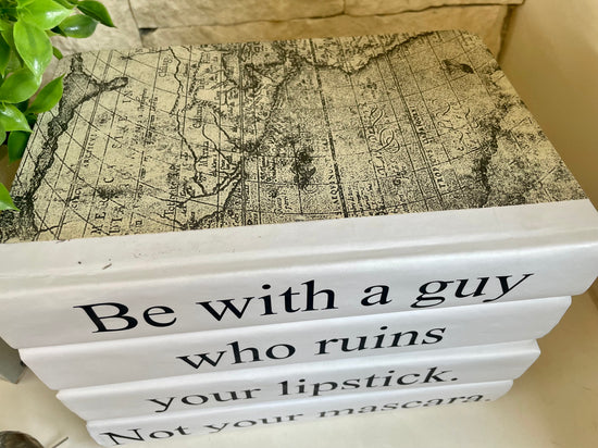 Quotation Book Set - Be with a guy who ruins your lipstick.
