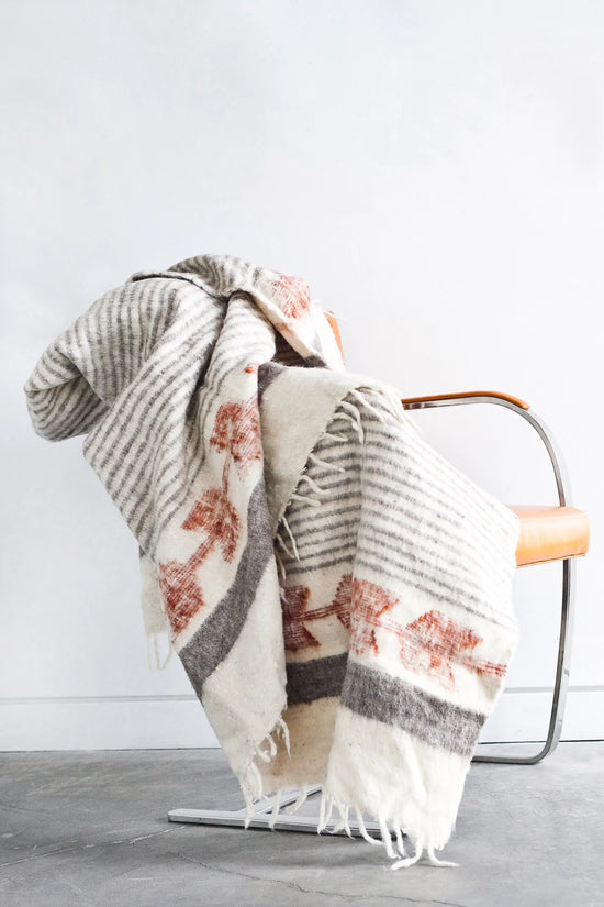 Traditional Momo Blanket - Grey / Cayenne